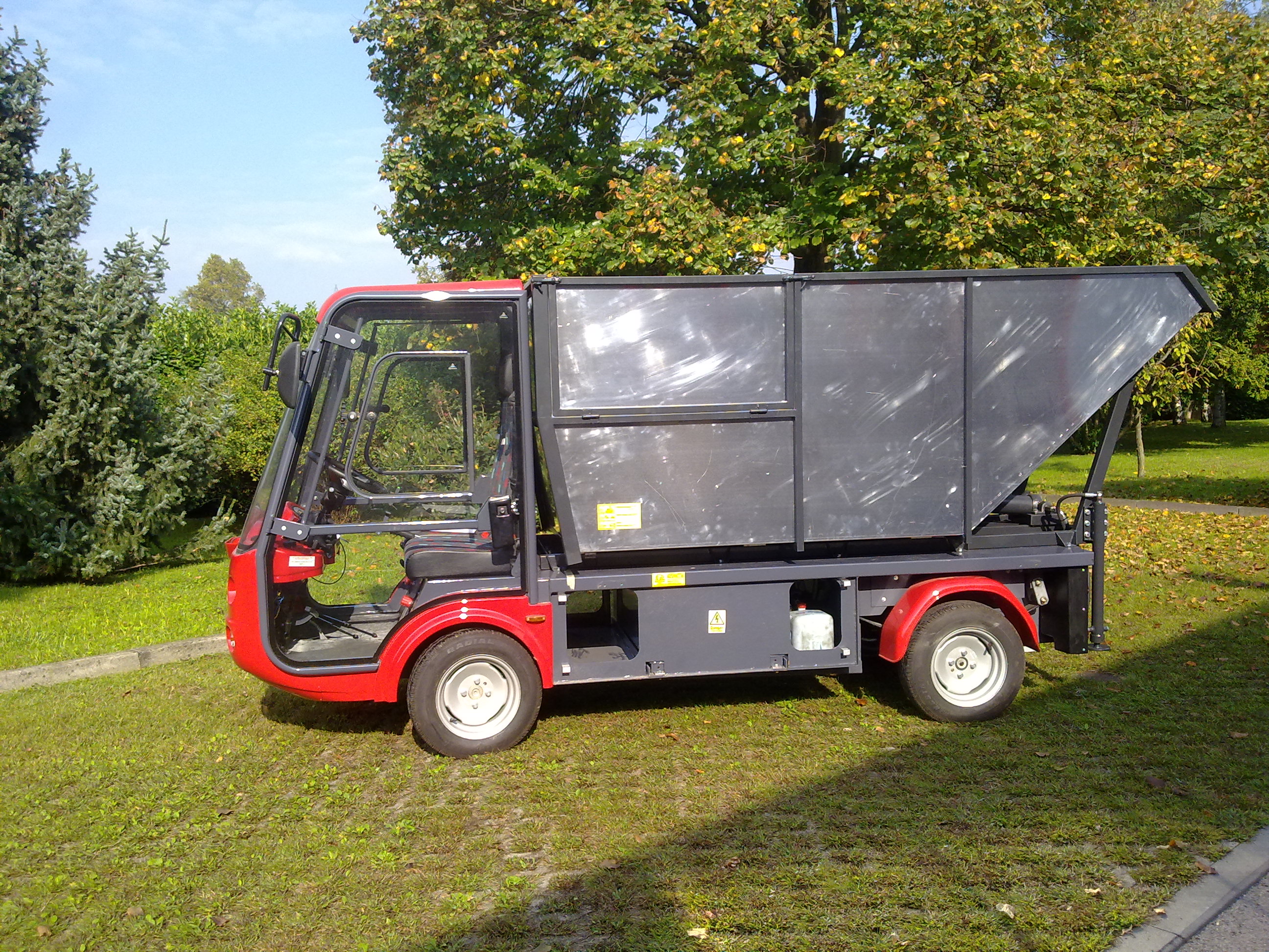 Gastone Electric Tipper with Waste Tipping Collector SEEVS Electric